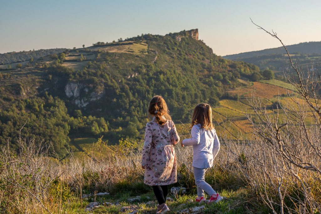 Enfants, balade, roche de Vergisson, coucher du soleil