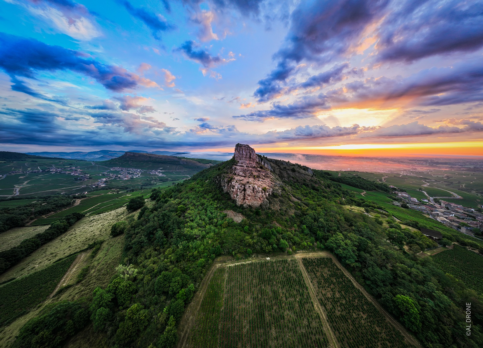 Vue aérienne Solutré Pouilly Vergisson Grand Site de France