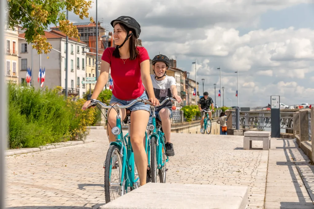 Balade en vélo, Voie Bleu, esplanade Lamartine, Mâcon