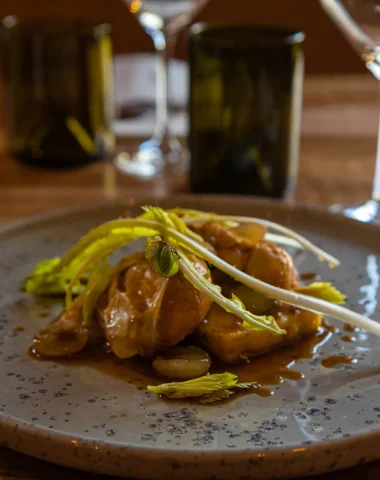 Assiette dressée, restaurant, Mâconnais, Le Sud Bourgogne