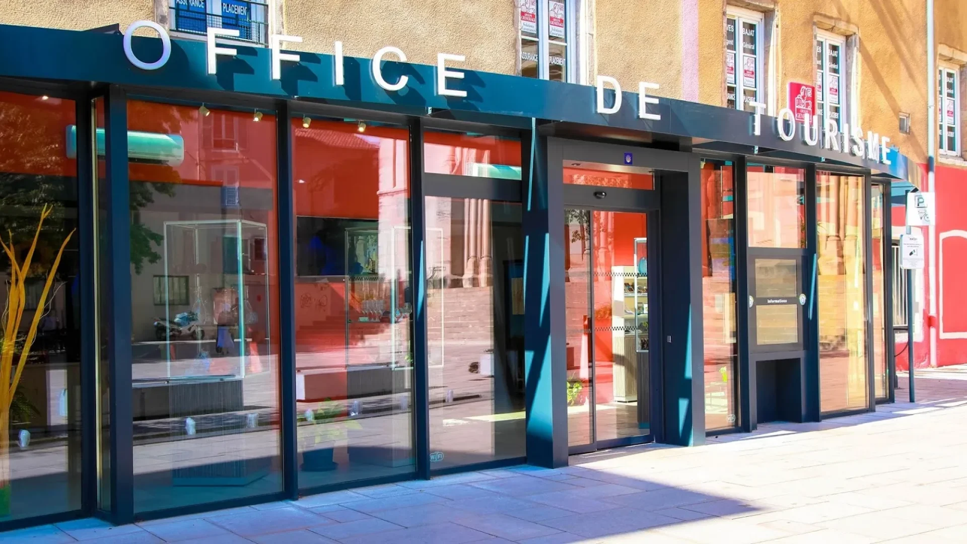 Façade, office de tourisme de Mâcon, Le Sud Bourgogne