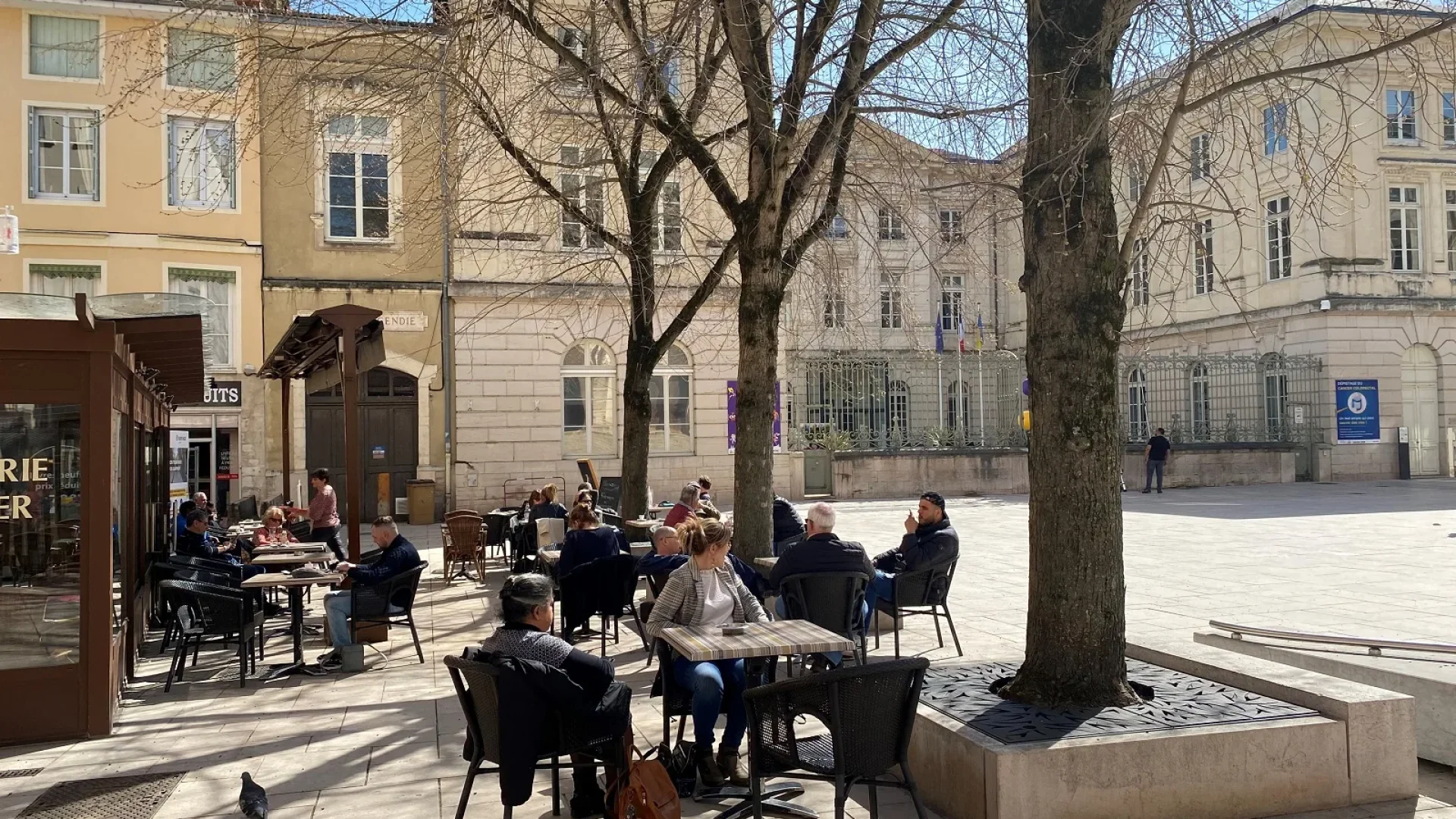 Terrasse Brasserie Hôtel de ville - Mâcon - Le Sud Bourgogne