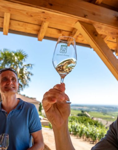 Dégustation vin blanc, Solutré-Pouilly, Mâconnais, Le Sud Bourgogne