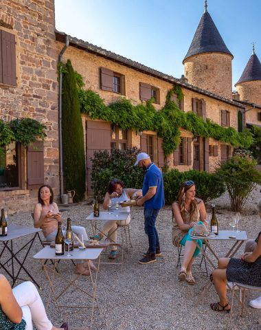 Dégustation, vins, château de Chasselas, Mâconnais, Le Sud Bourgogne