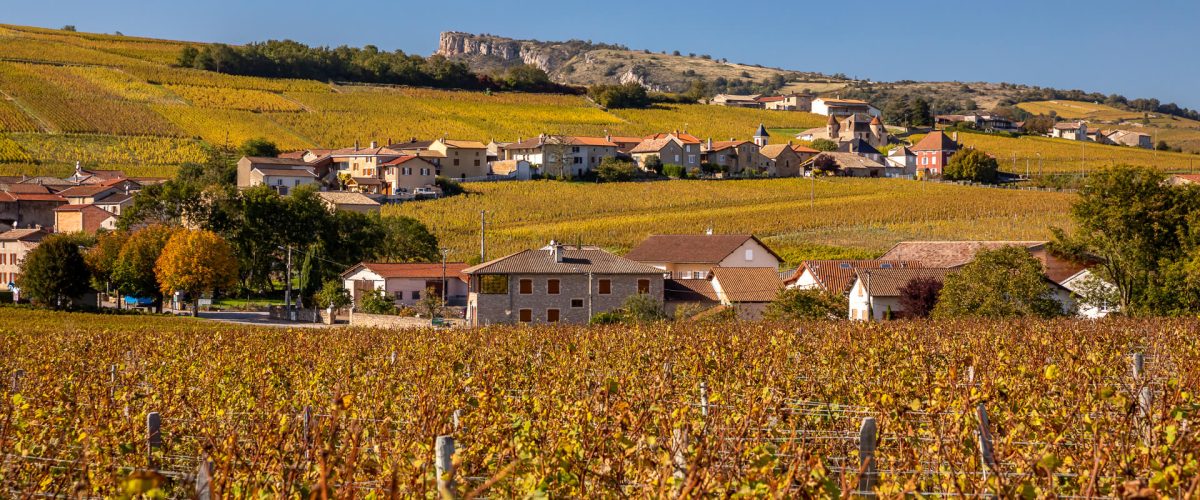 Village, vignes, automne, roche de Solutré, Mâconnais, Le Sud Bourgogne